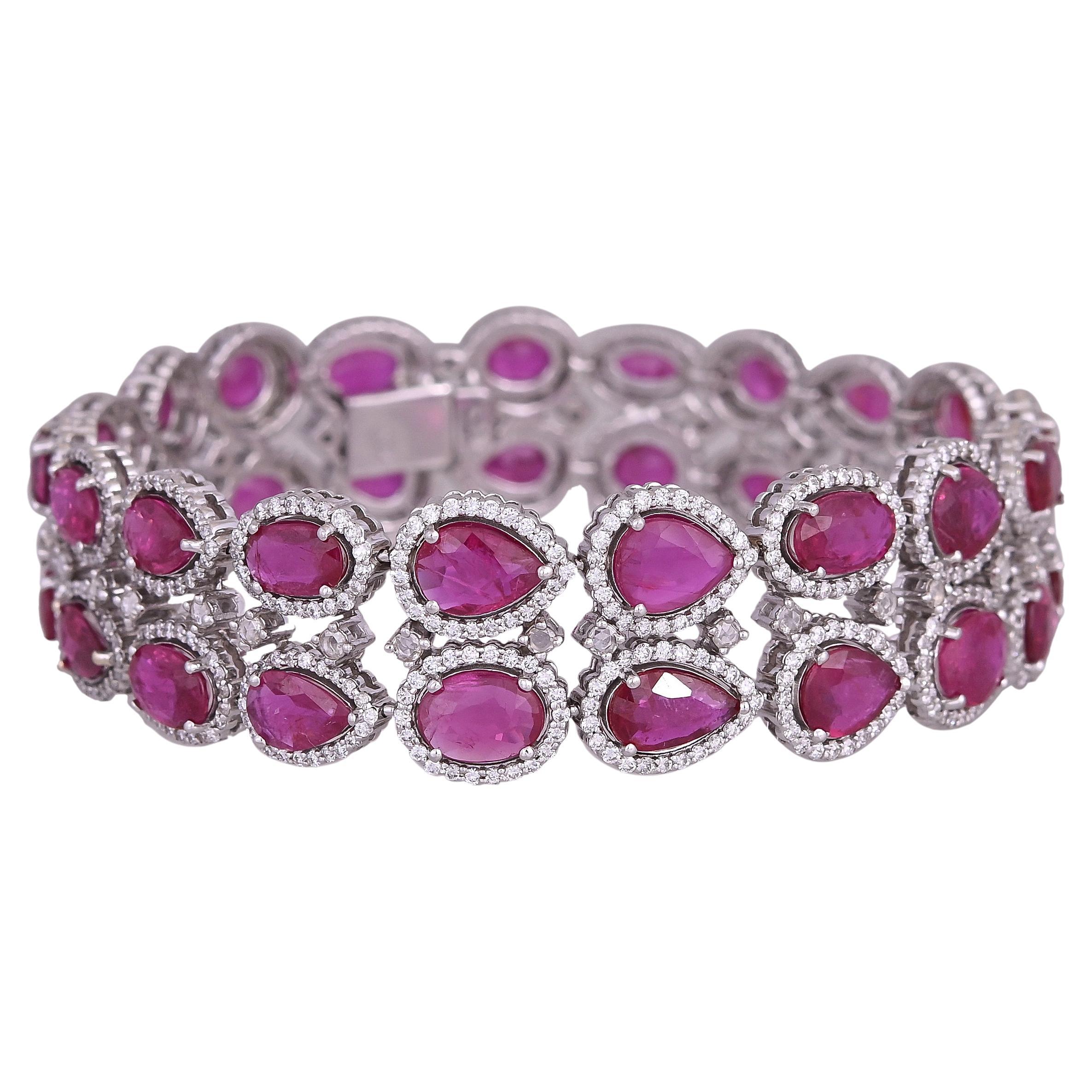 Set in 18K Gold, 22.17 carat, natural Mozambique Ruby & Diamonds Modern Bracelet