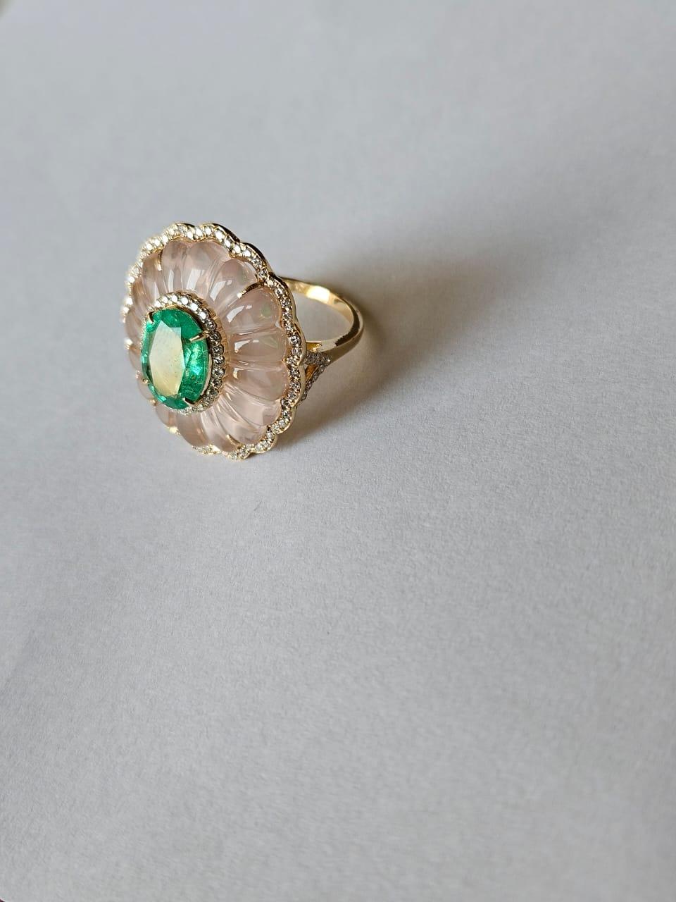 Oval Cut Set in 18K Gold, 2.28 carats, Emerald, Rose Quartz & Diamonds Cocktail Ring For Sale