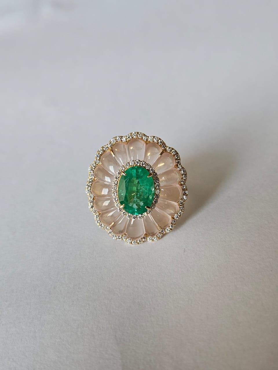 Set in 18K Gold, 2.28 carats, Emerald, Rose Quartz & Diamonds Cocktail Ring In New Condition For Sale In Hong Kong, HK
