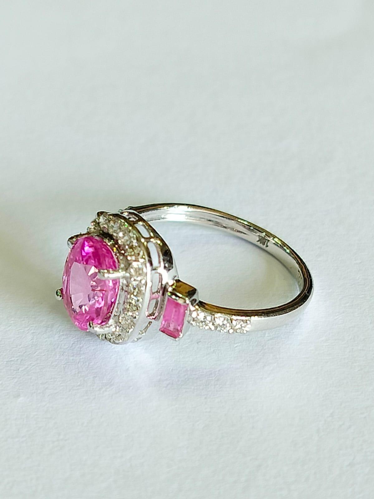 Oval Cut Set in 18K Gold, 2.32 carats, Ceylon Pink Sapphires & Diamonds Engagement Ring  For Sale