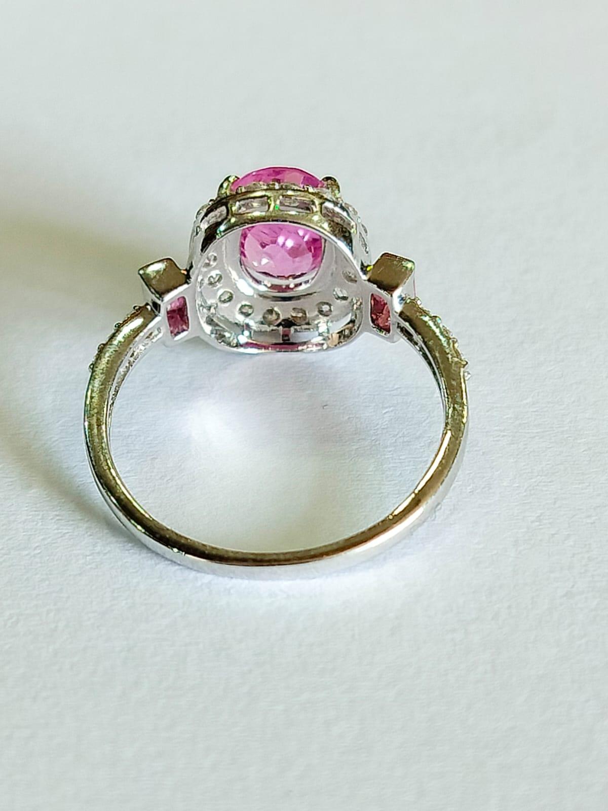Women's Set in 18K Gold, 2.32 carats, Ceylon Pink Sapphires & Diamonds Engagement Ring 