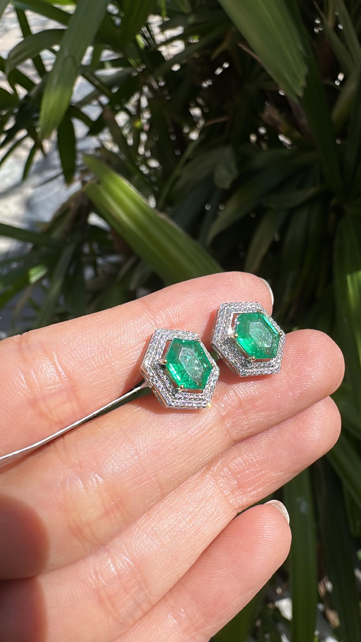 Set in 18K Gold, 2.42 carats, natural Zambian Emerald & Diamonds Stud Earrings For Sale 4