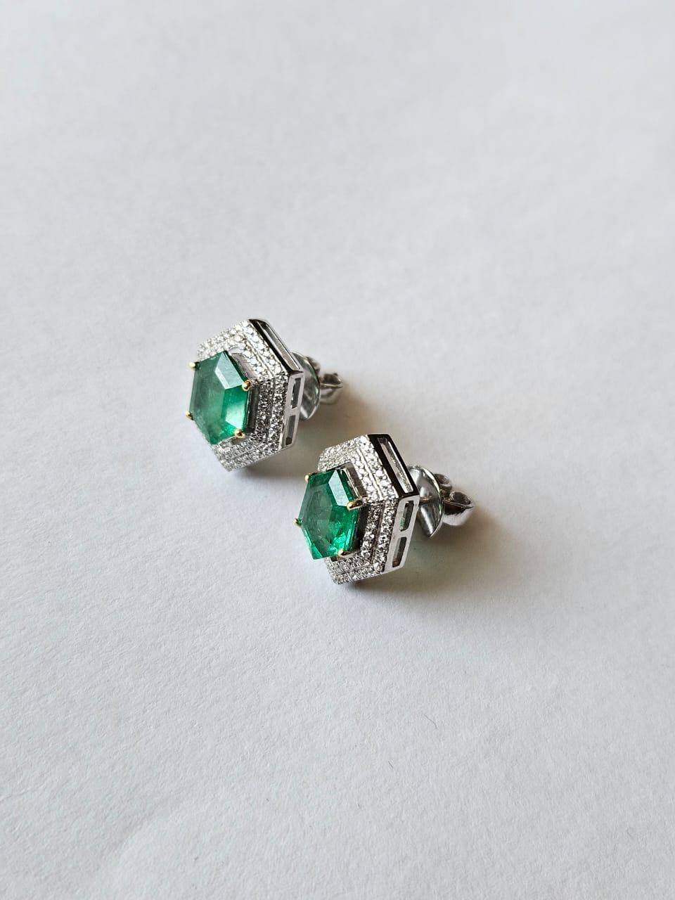 Hexagon Cut Set in 18K Gold, 2.42 carats, natural Zambian Emerald & Diamonds Stud Earrings For Sale