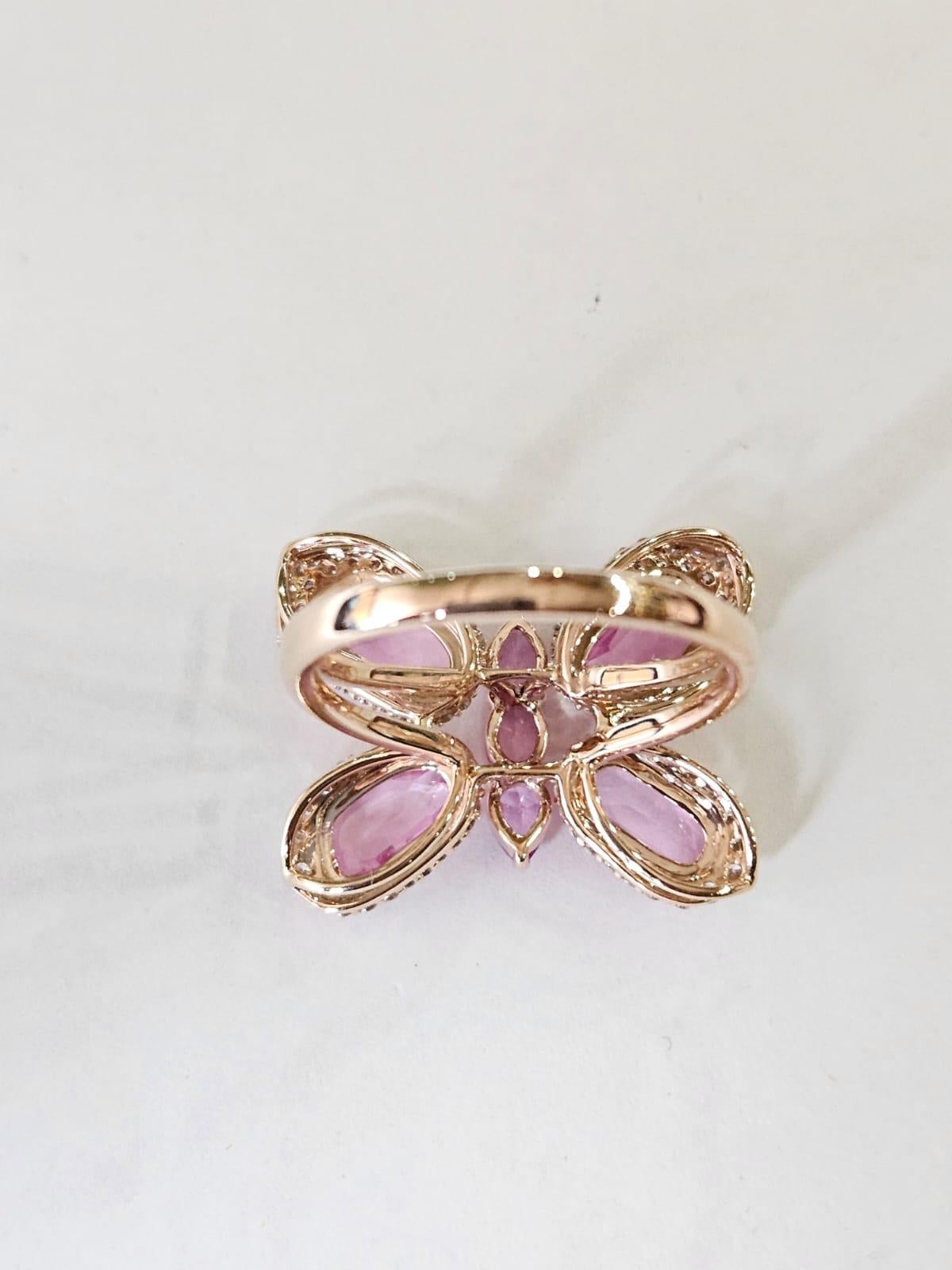 Moderne Bague de fiançailles en or 18 carats, 2,43 carats de saphirs roses de Ceylan et diamants en vente