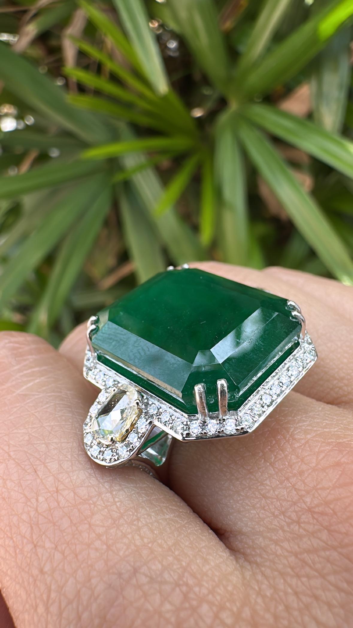 Set in 18K Gold, 24.51 carats Zambian Emerald & Rose Cut Diamond Engagement Ring For Sale 8