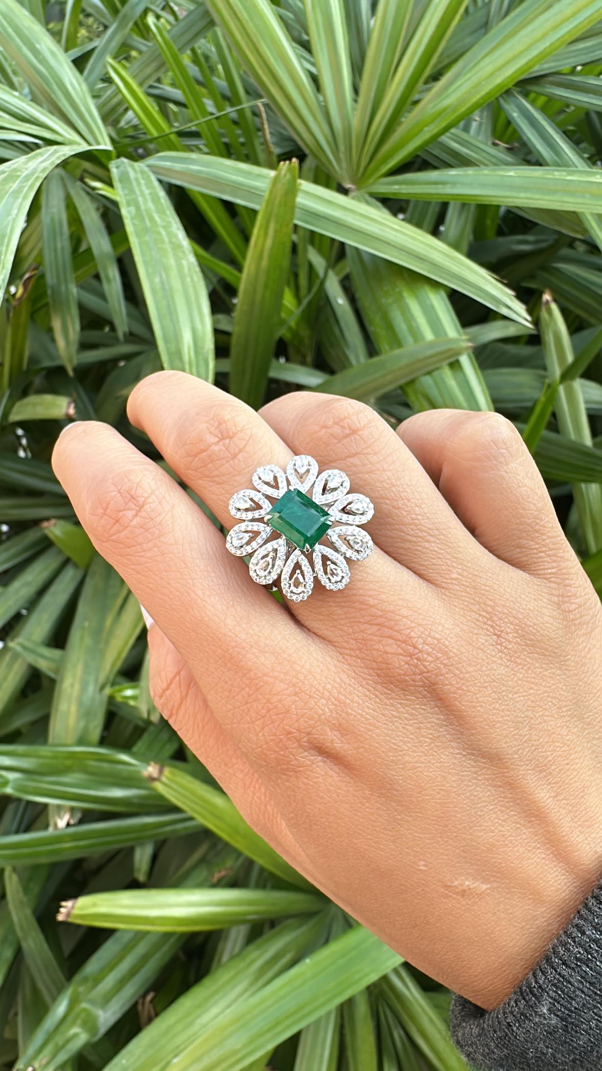 Ring aus 18 Karat Gold, 2,48 Karat, natürlichem sambischem Smaragd und Diamanten im Rosenschliff im Angebot 4