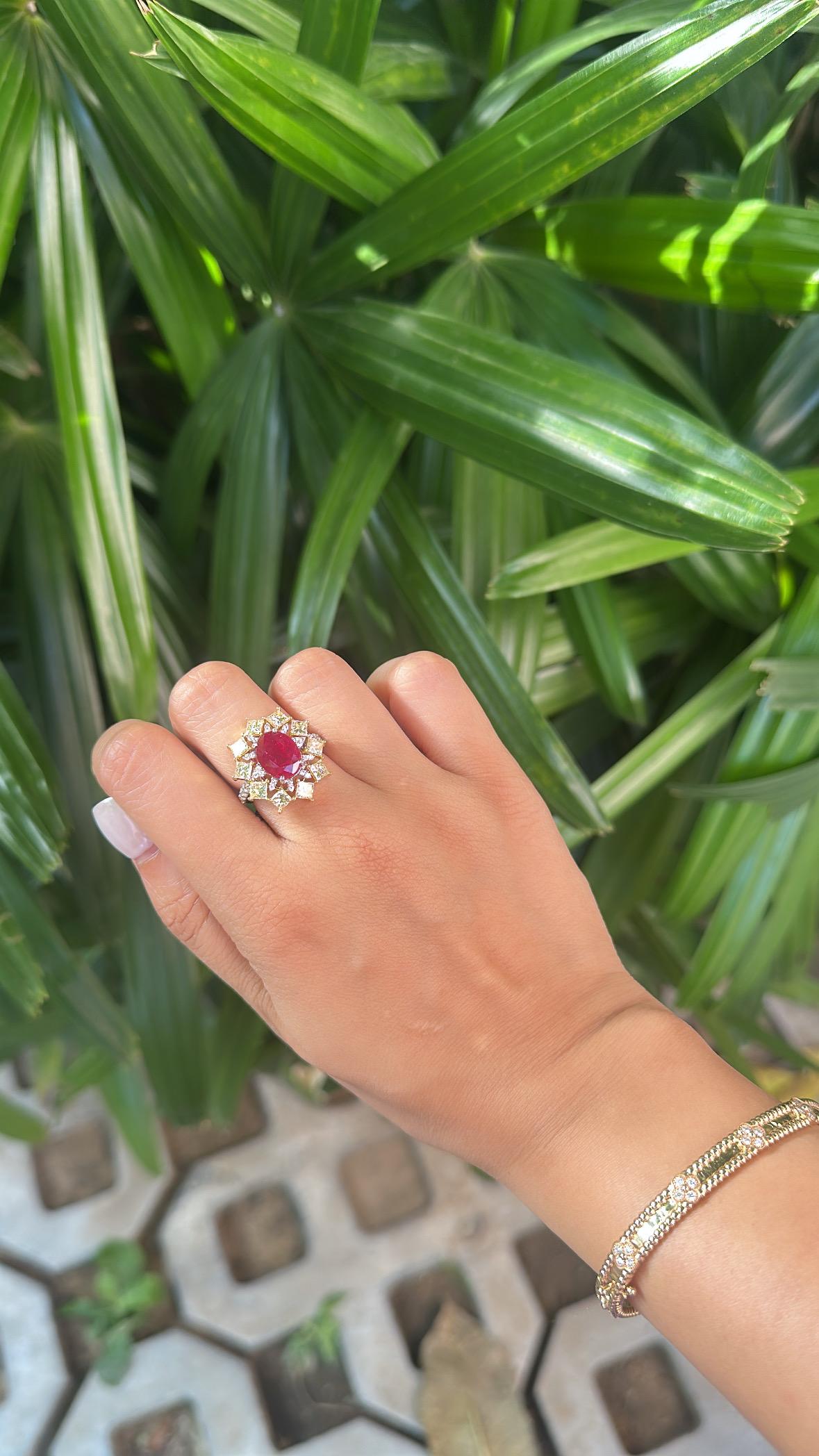 Verlobungsring aus 18 Karat Gold, 2,55 Karat, natürlicher Mosambik-Rubin und Diamanten im Angebot 5