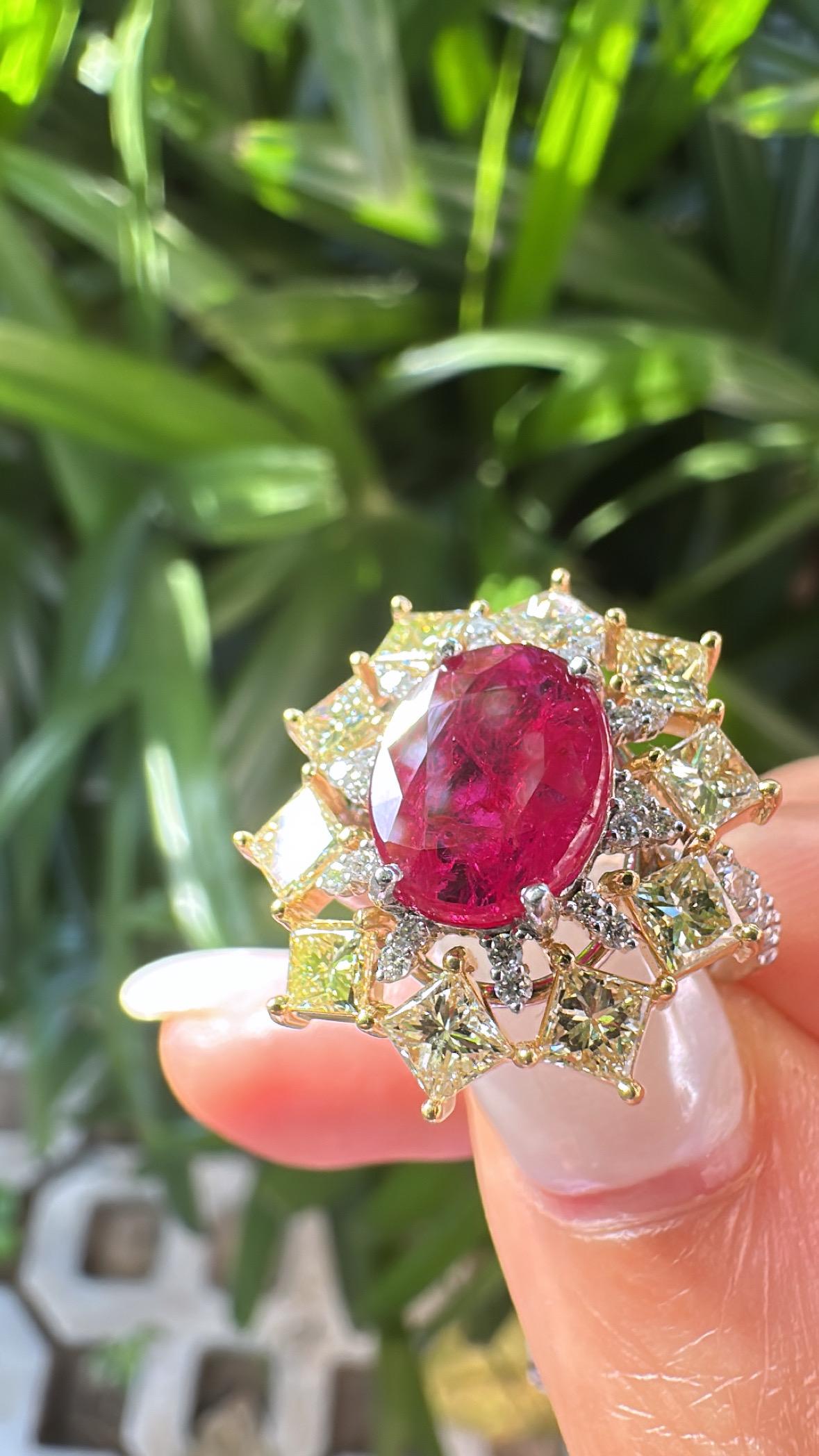 Verlobungsring aus 18 Karat Gold, 2,55 Karat, natürlicher Mosambik-Rubin und Diamanten im Angebot 3