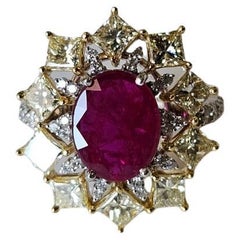Set in 18K Gold, 2.55 carats, Unheat Mozambique Ruby & Diamonds Engagement Ring
