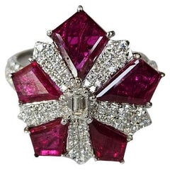 Set in 18K Gold, 2.58 carats, natural Mozambique Rubies & Diamonds Cocktail Ring