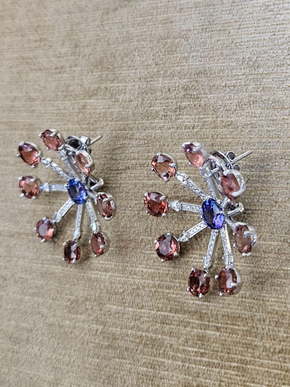 Orecchini con tanzanite, tormalina e diamanti, in oro 18 carati, 2,65 carati in vendita 8