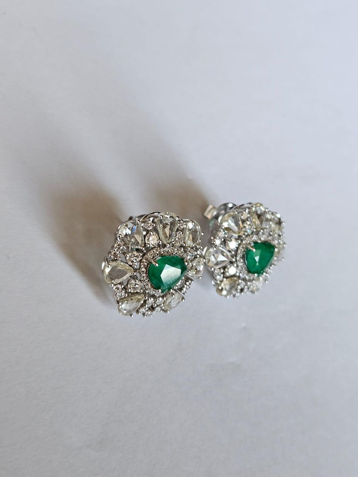 Heart Cut Set in 18K Gold, 2.67 carats, heart Emeralds & Rose Cut Diamonds stud Earrings For Sale