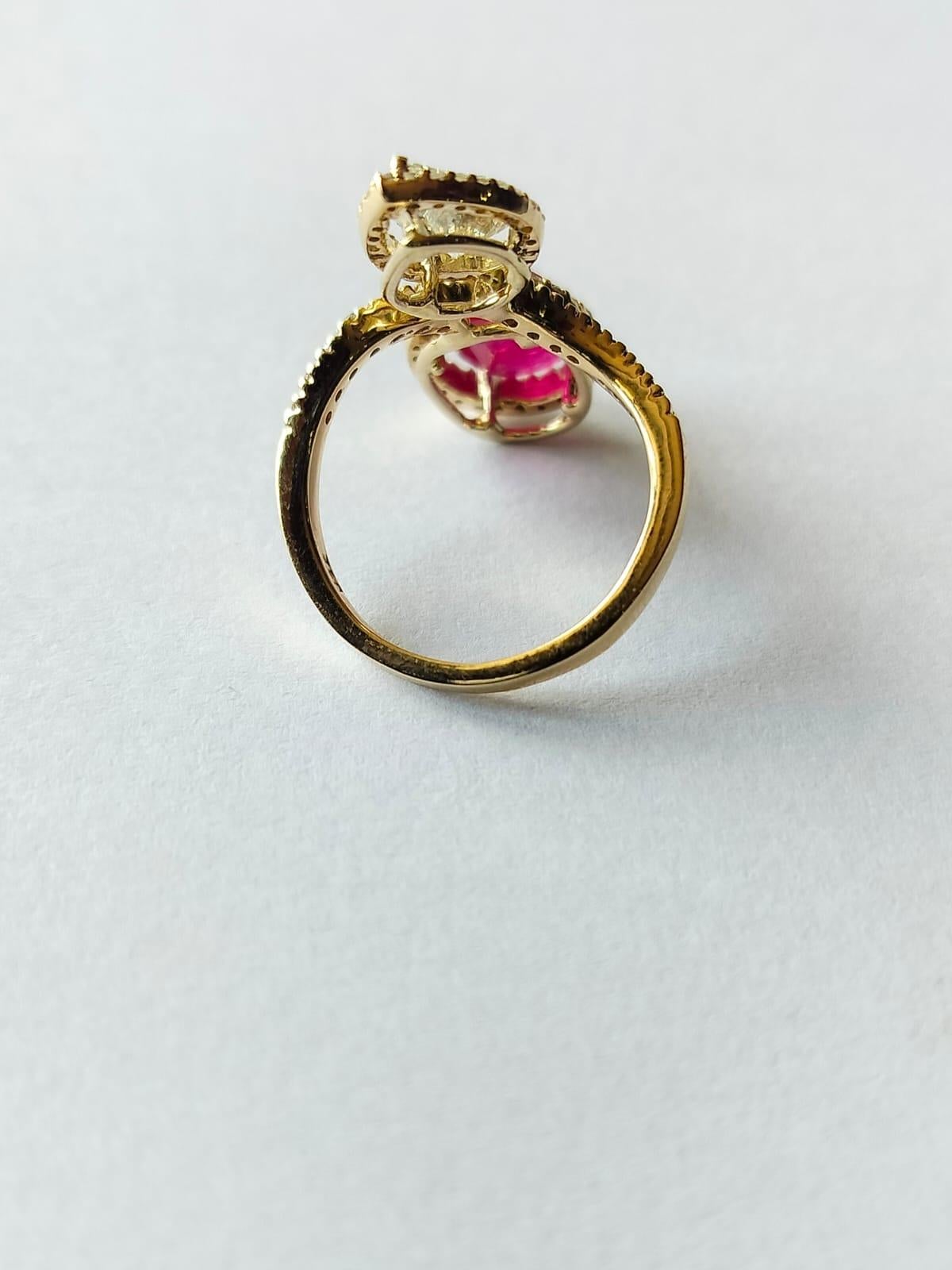 Oval Cut Set in 18K Gold, 2.76 carats, natural Mozambique Ruby & Diamonds Engagement Ring For Sale