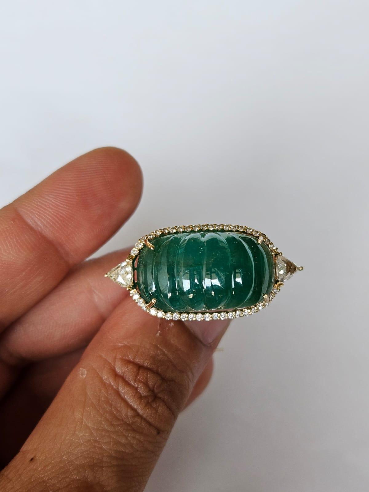 Art Deco Set in 18K Gold, 28.47 carats natural, Zambian Emerald & Diamonds Cocktail Ring For Sale