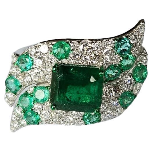 Set in 18K Gold, 2.85 carats, natural Zambian Emerald & Diamonds Cocktail Ring