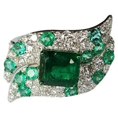 Set in 18K Gold, 2.85 carats, natural Zambian Emerald & Diamonds Cocktail Ring