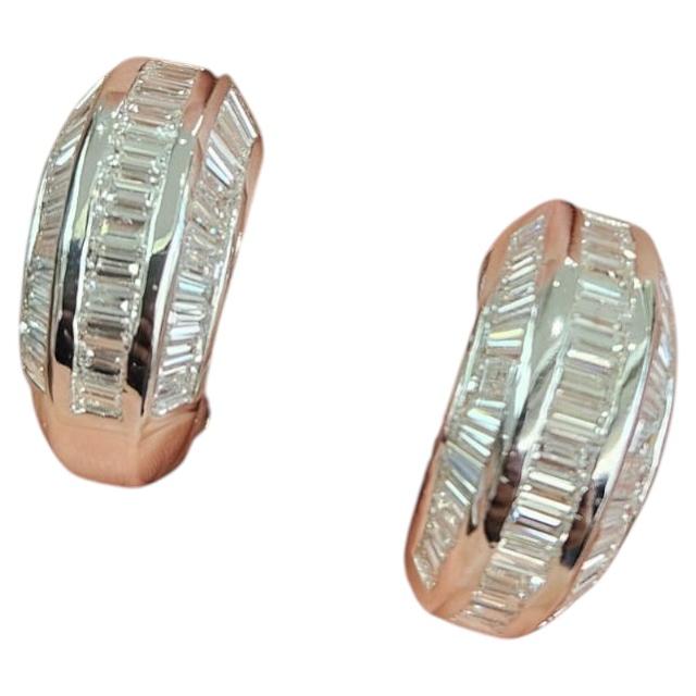 Set in 18K Gold, 3.00 carats, natural Tapered Baguette Diamonds Huggie Earrings