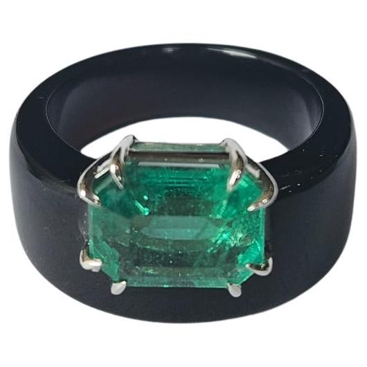 Set in 18K Gold, 3.02 carat natural Zambian Emerald & Black Onyx Engagement Ring
