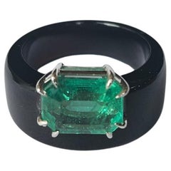Set in 18K Gold, 3.02 carat natural Zambian Emerald & Black Onyx Engagement Ring