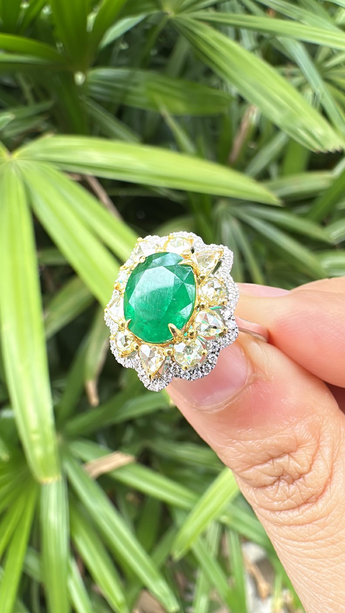 da uomo o donna Anello di fidanzamento con smeraldo dello Zambia e diamanti gialli, 3,04 carati, incastonato in oro 18 carati in vendita