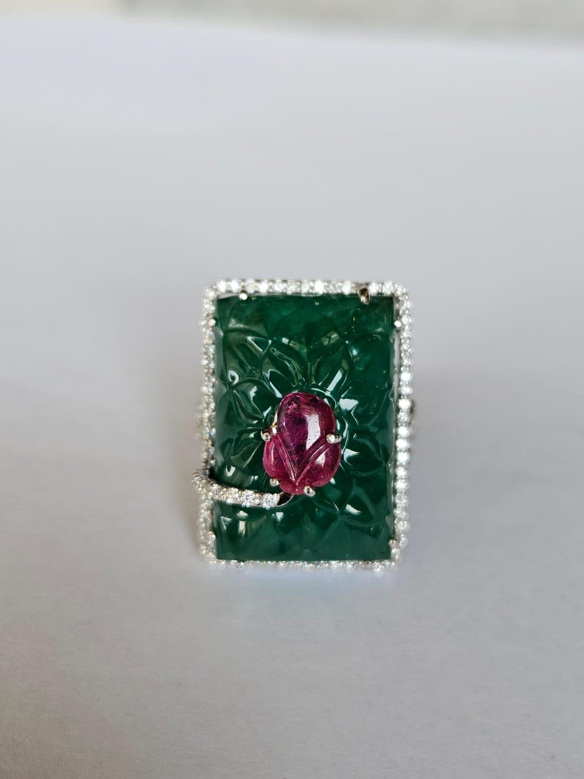 Set in 18K Gold, 31.23 carats Zambian Emerald, Ruby & Diamonds Cocktail Ring In New Condition For Sale In Hong Kong, HK