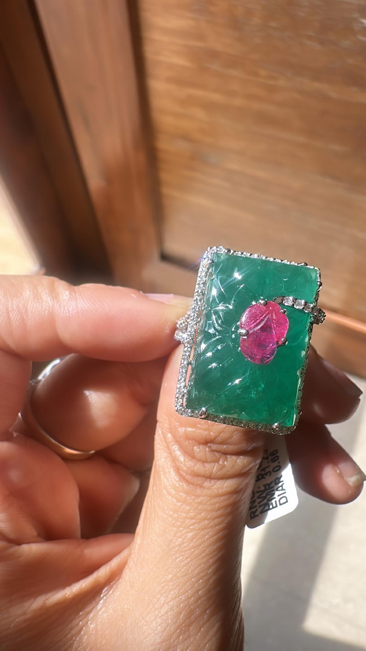 Set in 18K Gold, 31.23 carats Zambian Emerald, Ruby & Diamonds Cocktail Ring For Sale 2