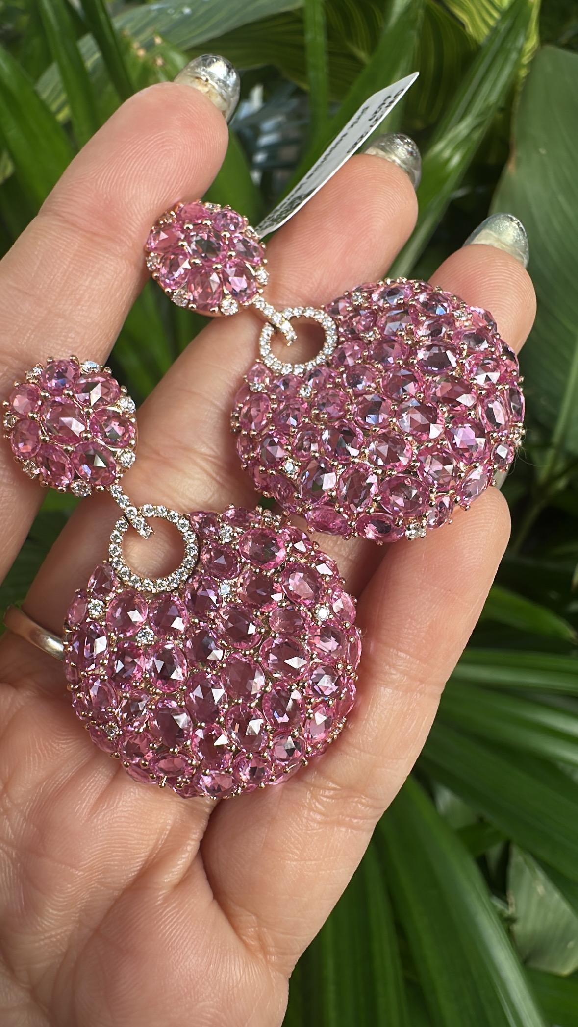 Femenino o masculino Pendientes Colgantes de Zafiros Rosas de Ceilán y Diamantes, engastados en oro de 18 quilates, 31,69 quilates en venta
