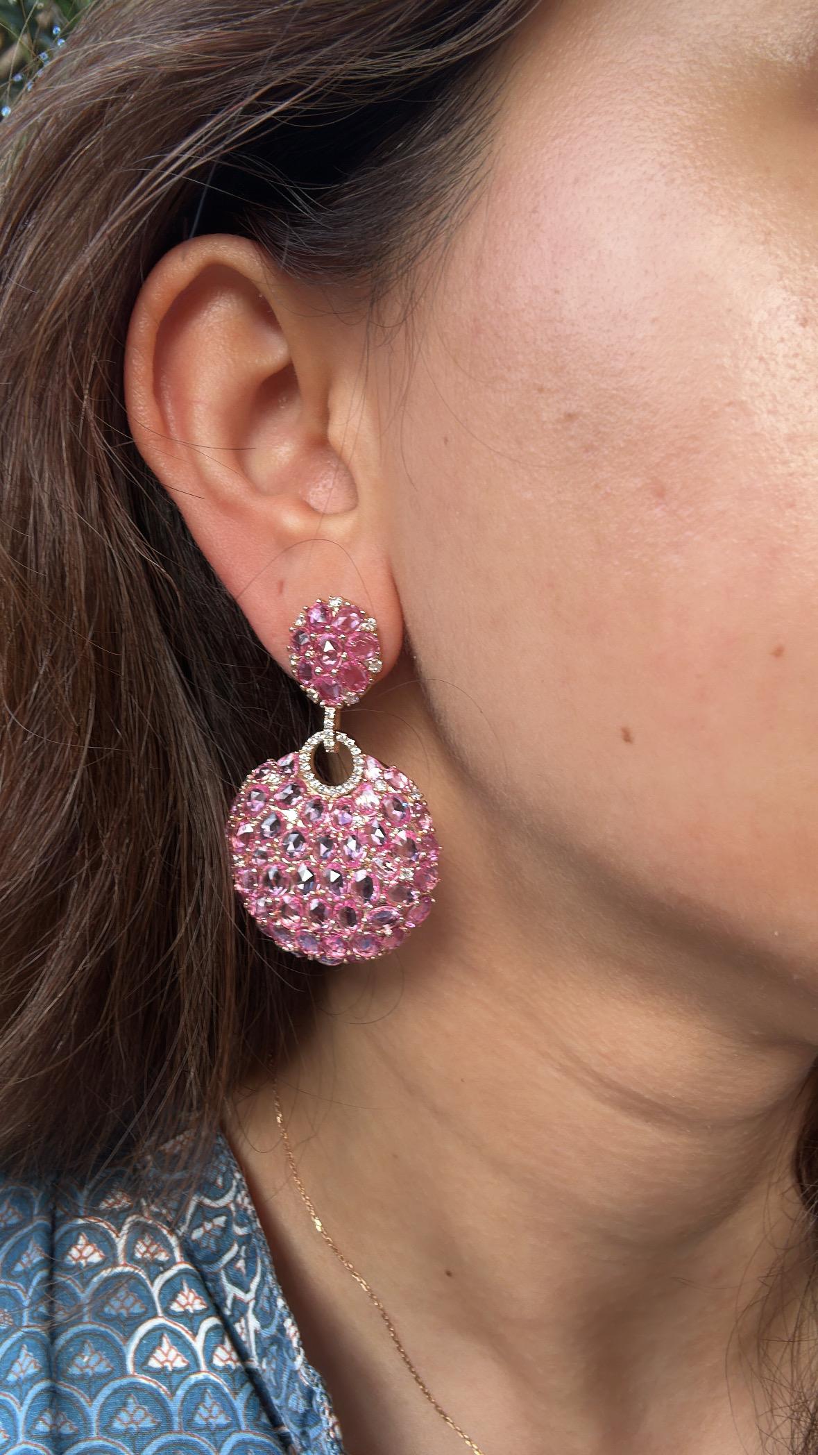 Pendientes Colgantes de Zafiros Rosas de Ceilán y Diamantes, engastados en oro de 18 quilates, 31,69 quilates en venta 3
