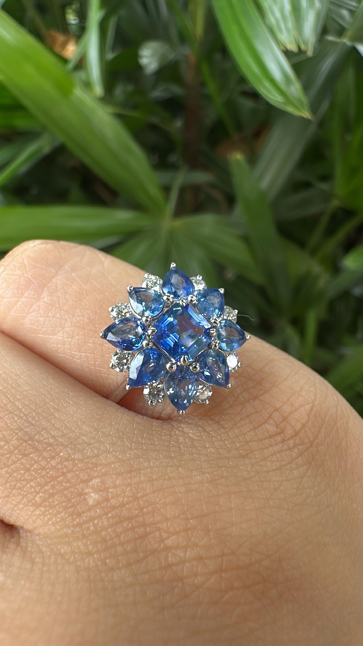 Verlobungsring aus 18 Karat Gold, 3,20 Karat, blaue Ceylon-Saphire und Diamanten im Angebot 3