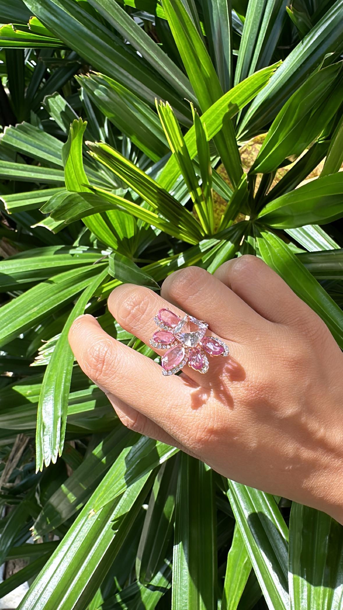 Anello da cocktail con Morganite, zaffiri rosa e diamanti, 3,25 carati, incastonati in oro 18 carati in vendita 1