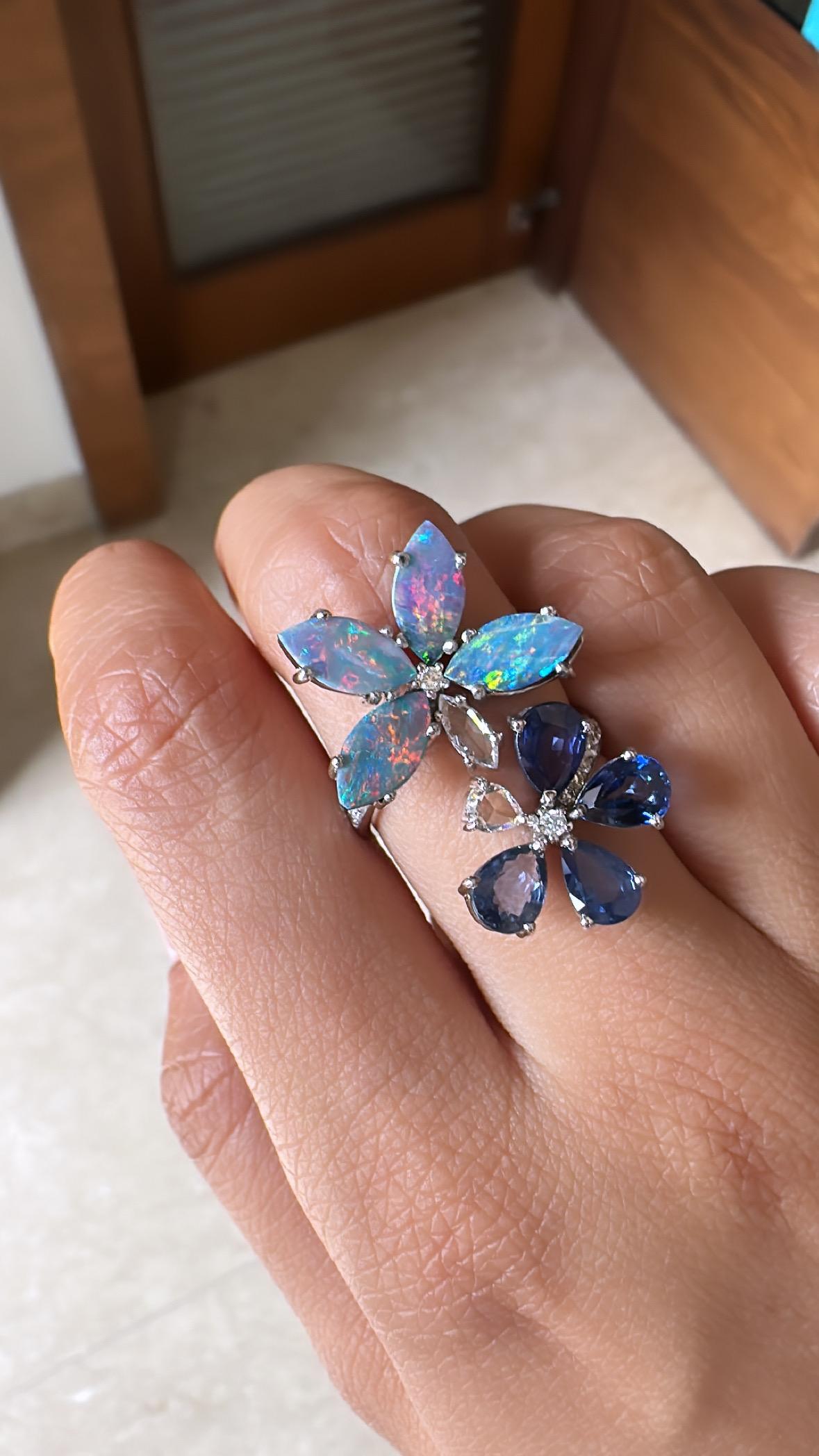 Set in 18K Gold, 3.31 carats Blue Sapphire, Doublet Opal & Diamond Cocktail Ring For Sale 2
