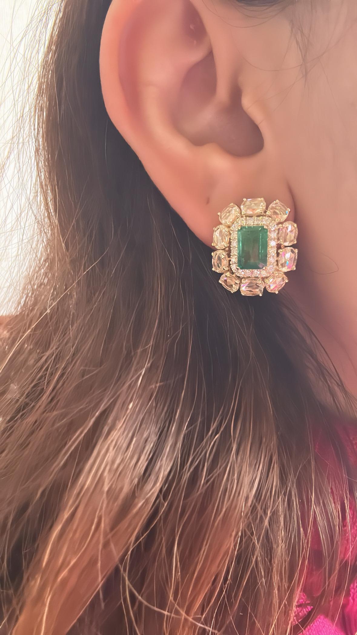 Modern Set in 18K Gold, 3.41 carats, Zambian Emerald & Yellow Diamonds stud Earrings