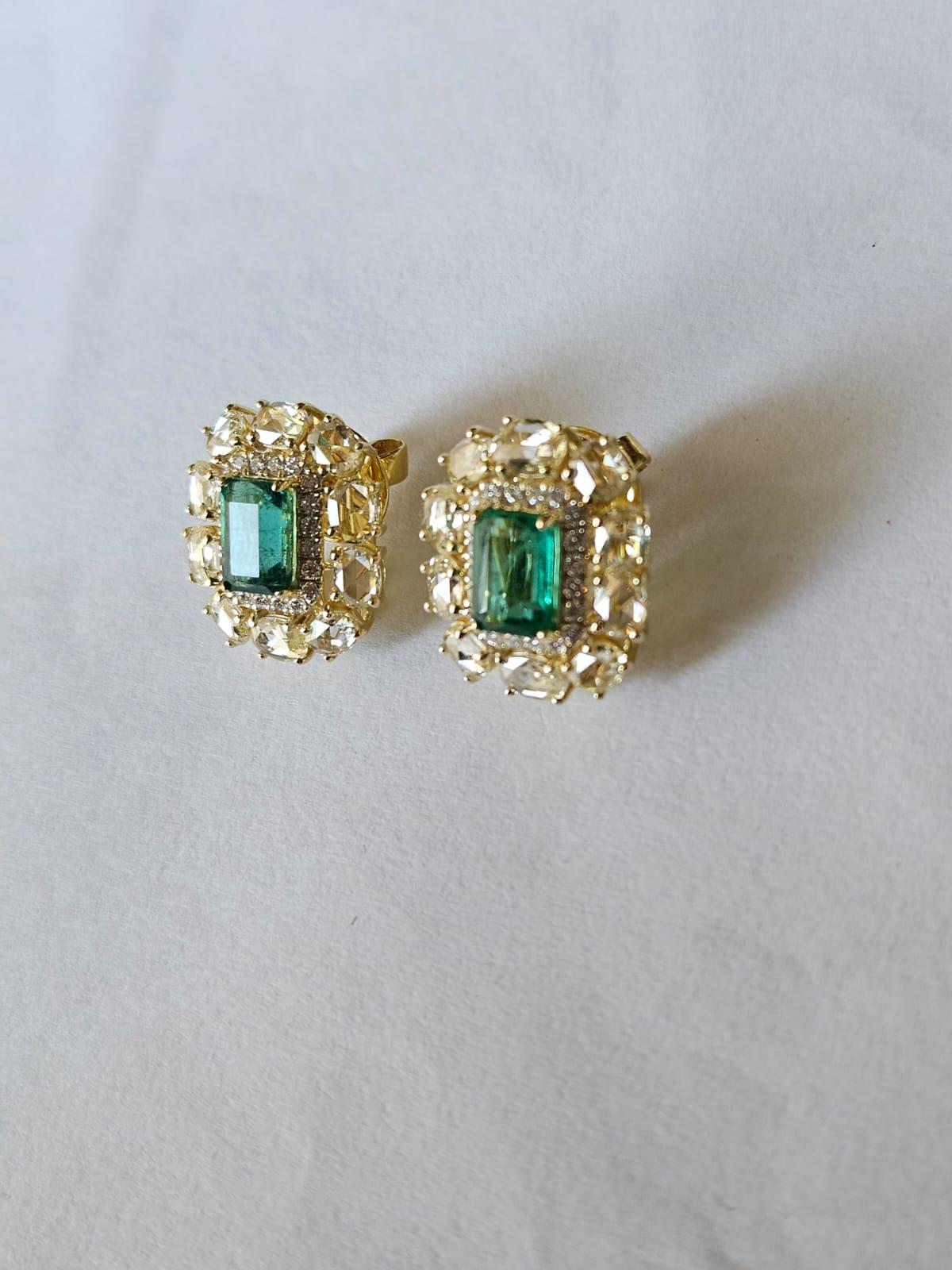 Set in 18K Gold, 3.41 carats, Zambian Emerald & Yellow Diamonds stud Earrings 1