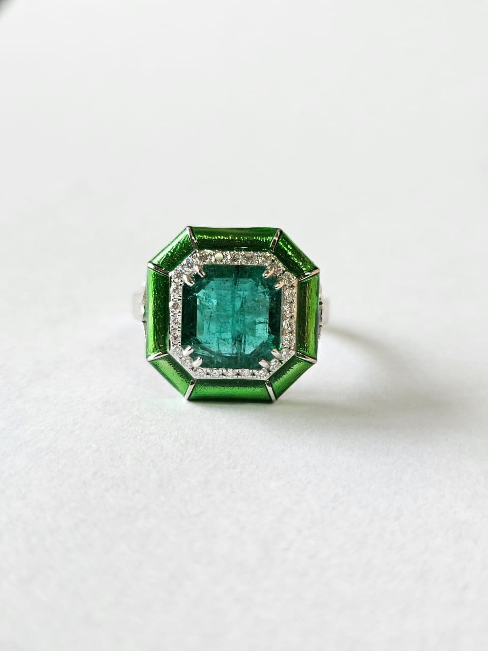 Women's or Men's Set in 18K Gold, 3.47 carats Emerald, Green Enamel & Diamonds Engagement Ring For Sale