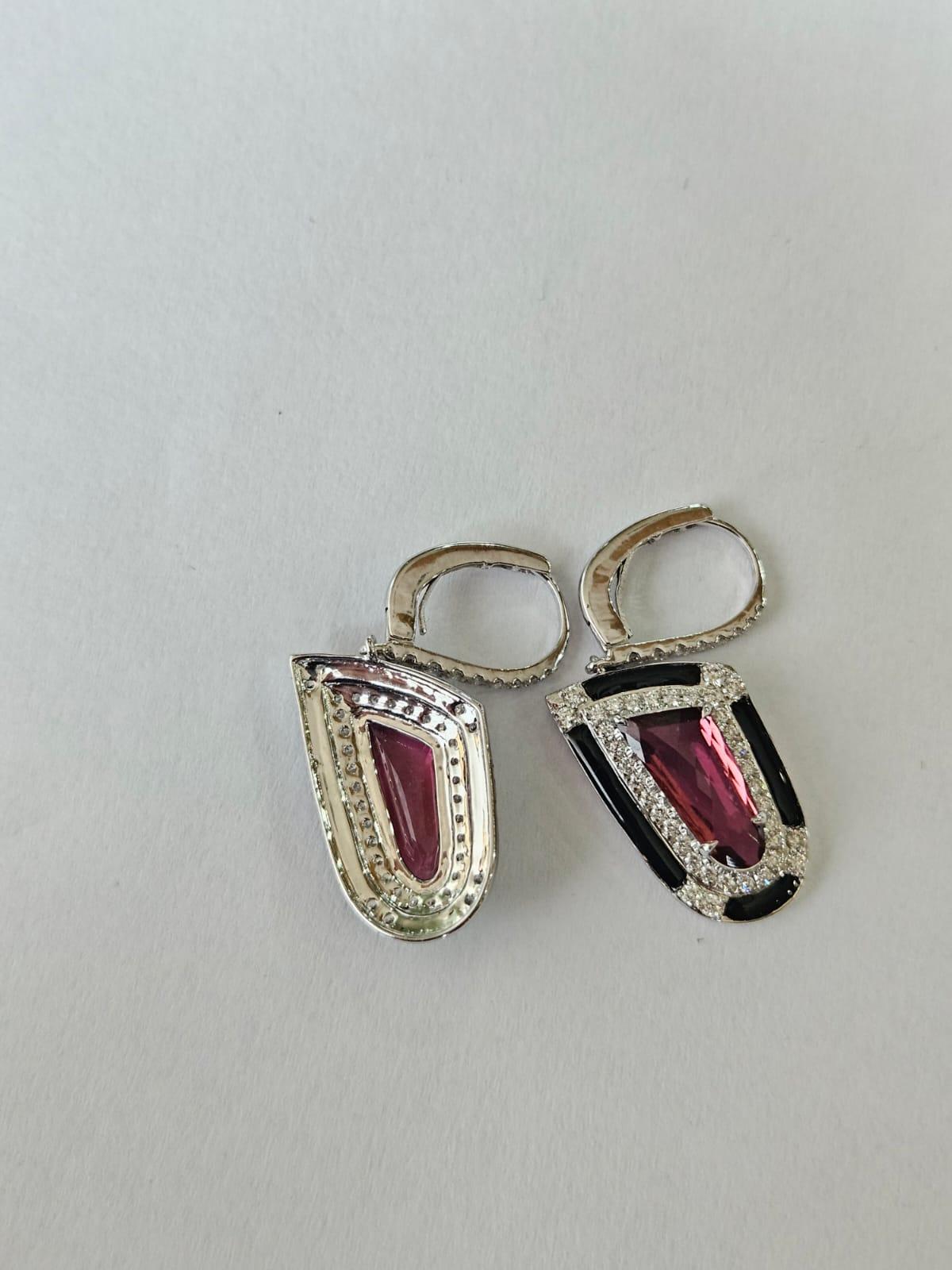 Pendientes colgantes de oro de 18 quilates, turmalina de 3,48 quilates, esmalte negro y diamantes Art Decó en venta