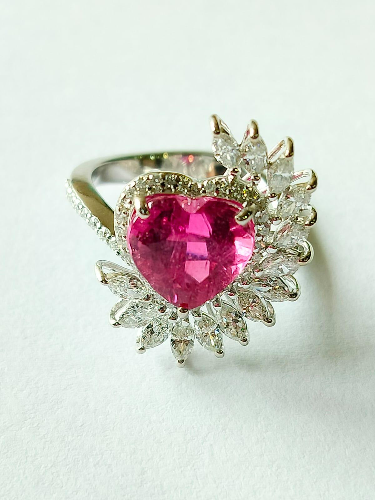 Heart Cut Set in 18K Gold, 3.51 Carats, Rubellite & Diamonds Engagement /Cocktail Ring For Sale
