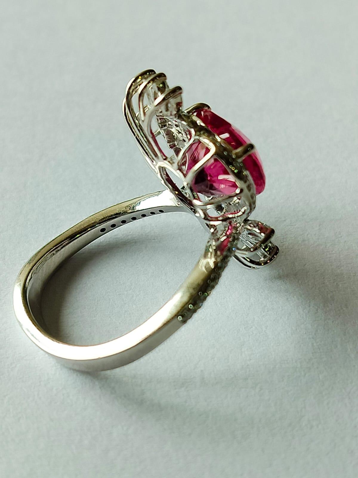 Set in 18K Gold, 3.51 Carats, Rubellite & Diamonds Engagement /Cocktail Ring For Sale 1