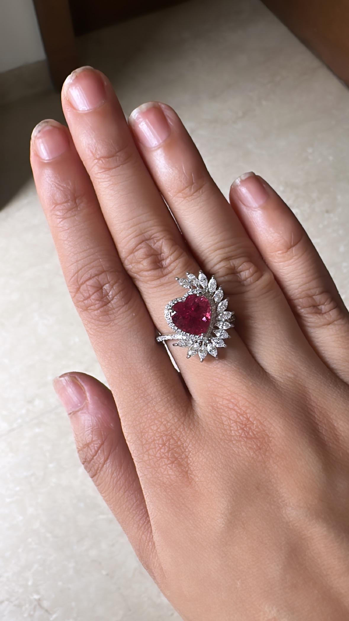 Set in 18K Gold, 3.51 Carats, Rubellite & Diamonds Engagement /Cocktail Ring For Sale 4