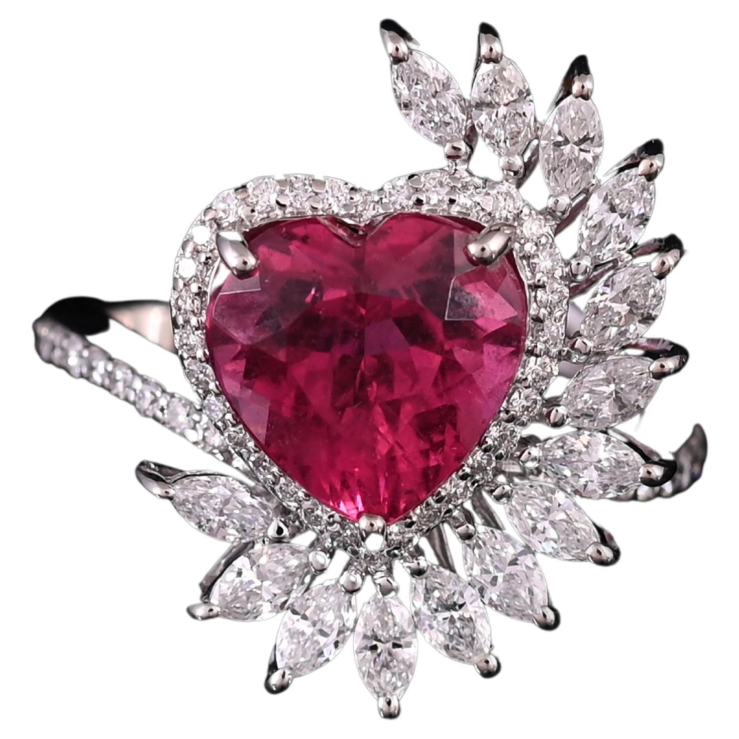 Anello di fidanzamento con rubellite e diamanti, 3,51 carati, incastonato in oro 18K in vendita
