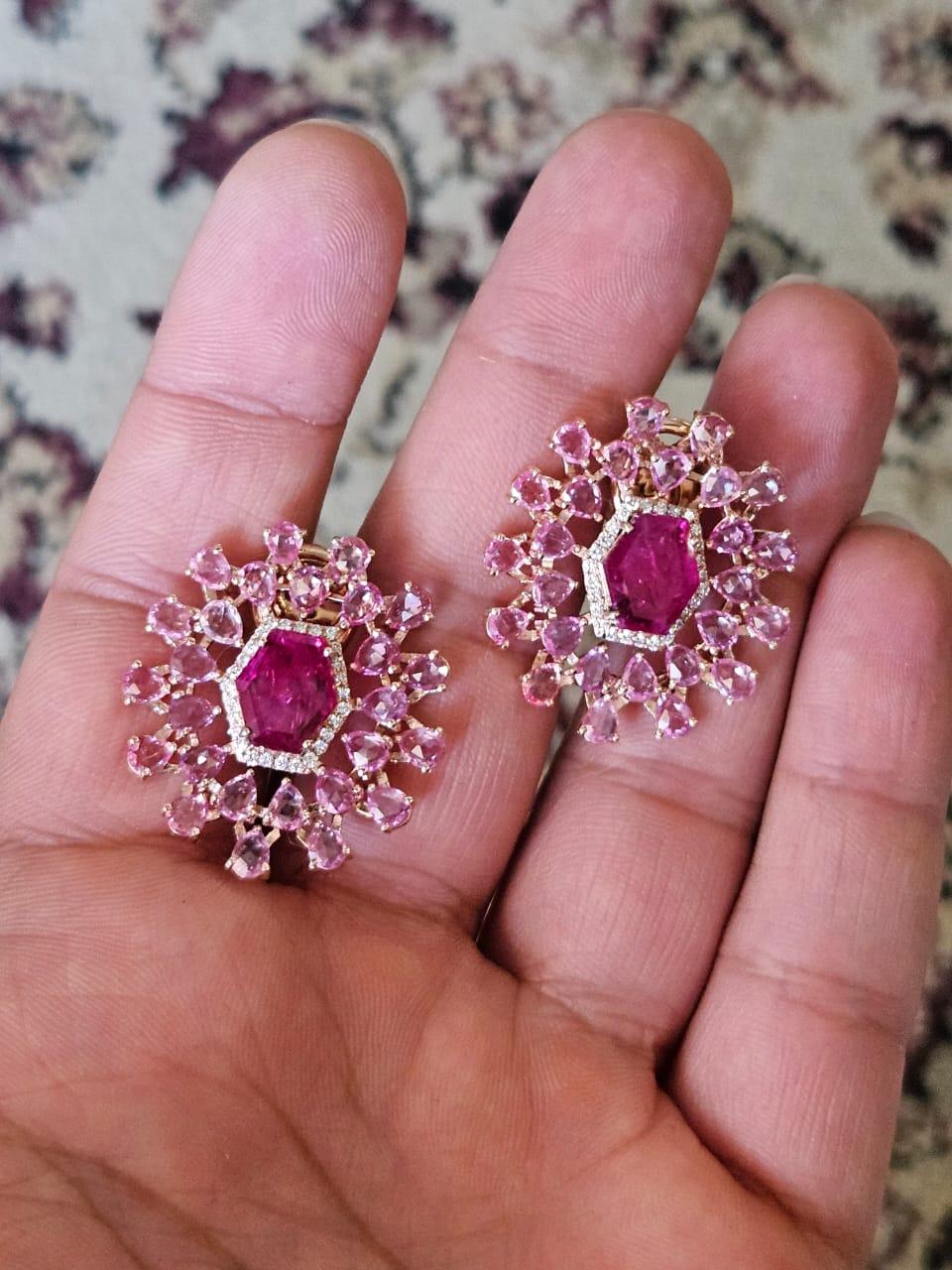 Set in 18K Gold, 3.53 carats Ruby, Pink Sapphires & Diamonds Stud Earrings For Sale 4