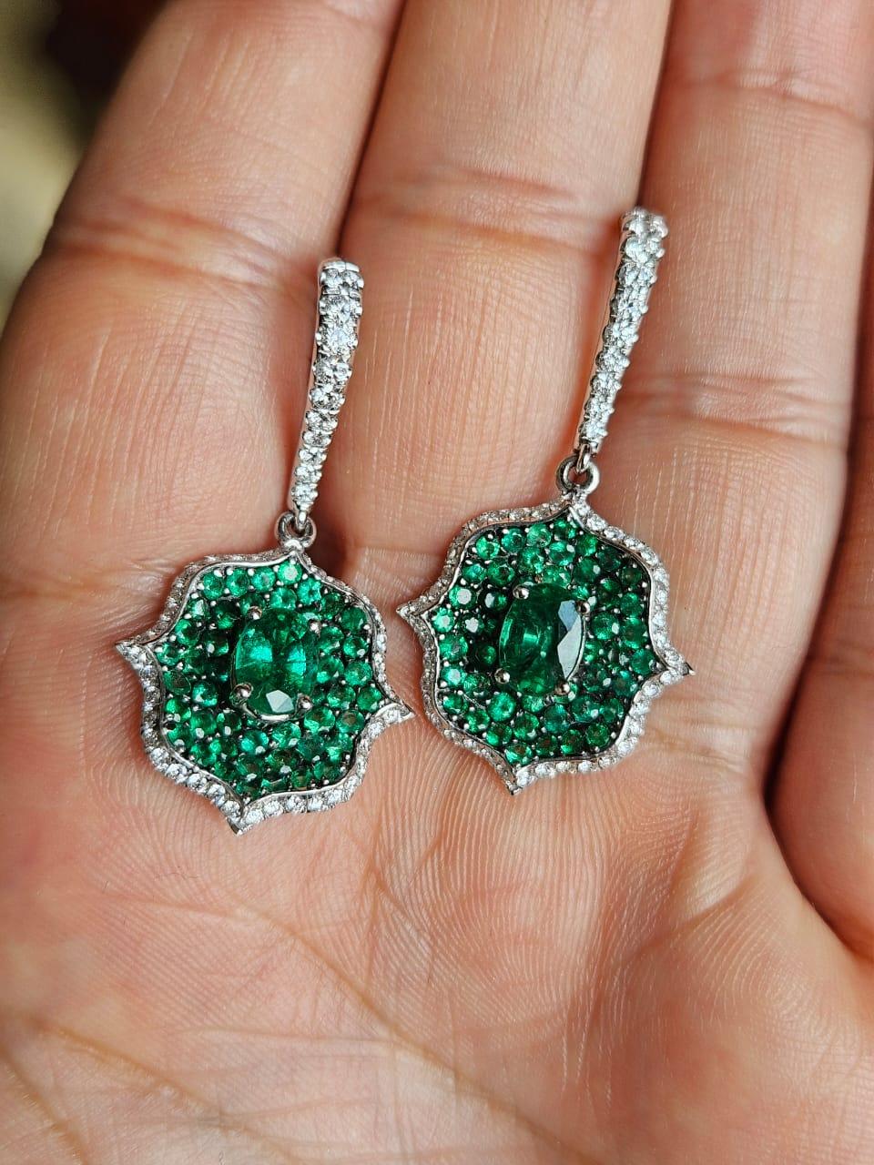 Set in 18K Gold, 3.57 carats, natural Zambian Emeralds & Diamonds Dangle Earring For Sale 1