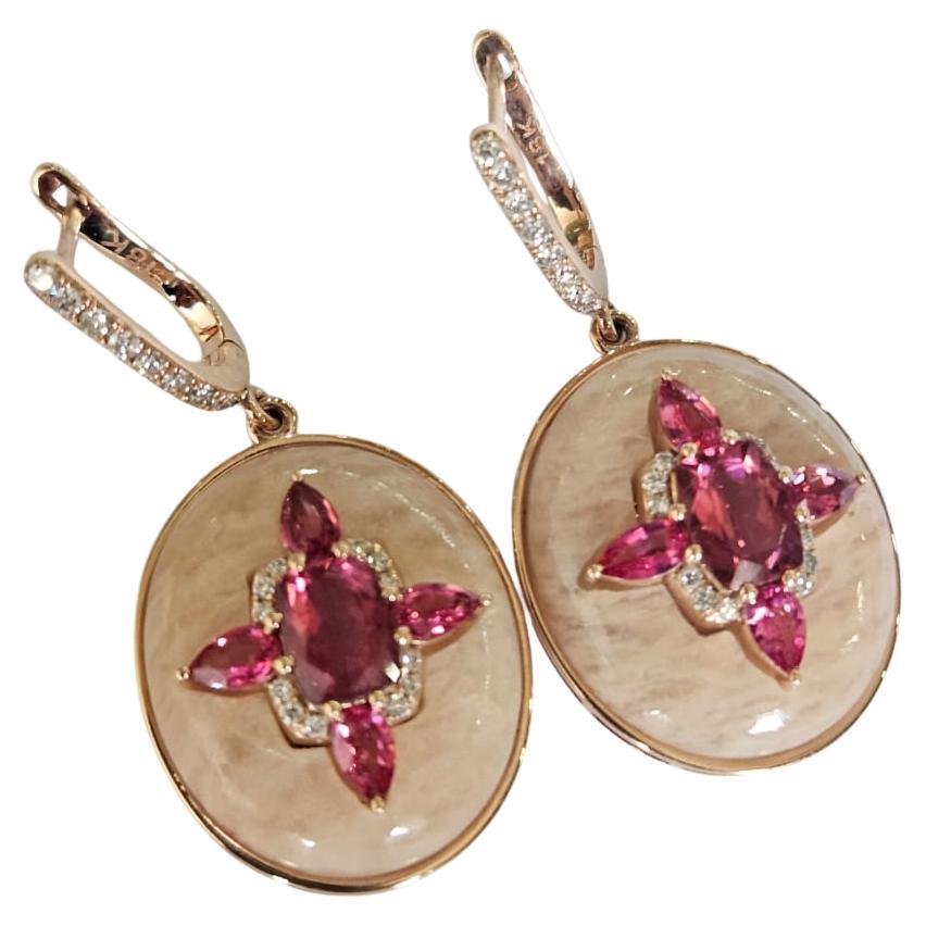 Boucles d'oreilles pendantes en or 18 carats, Tourmaline 3.61 carats, Opales Roses et Diamants en vente