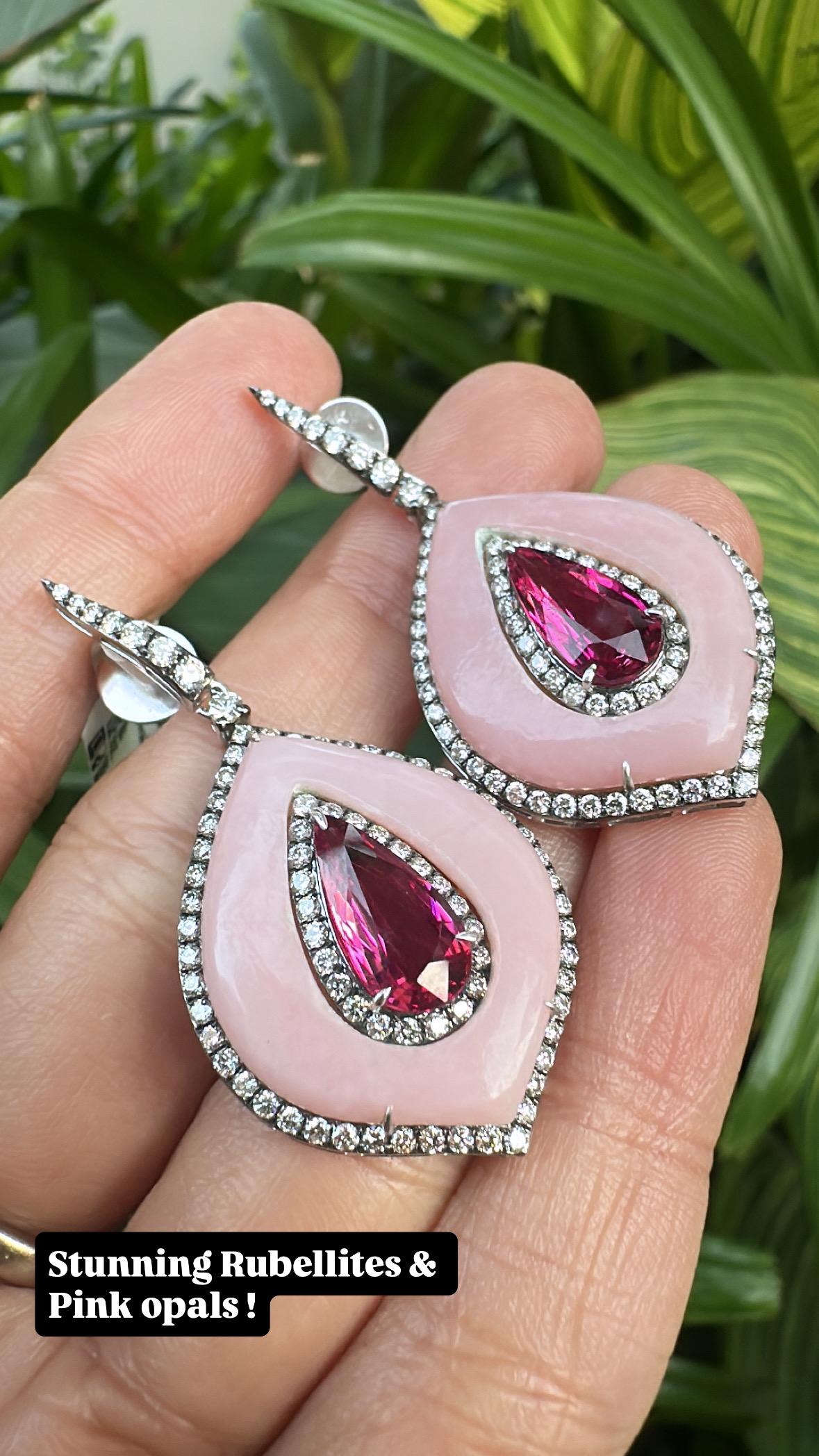 Orecchini pendenti in oro 18 carati, 3,62 carati, rubelliti, opali rosa e diamanti in vendita 2