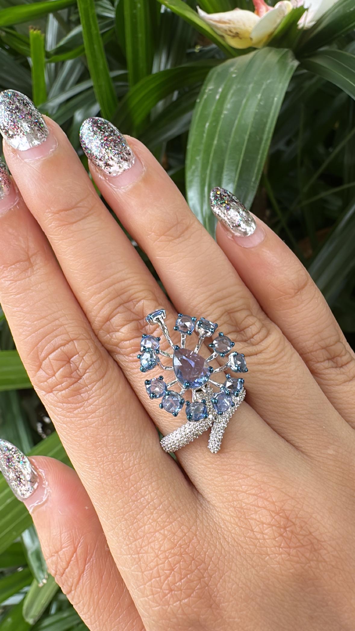 Cocktailring aus 18 Karat Gold, 3,66 Karat, blaue Ceylon-Saphire und Diamanten im Angebot 4