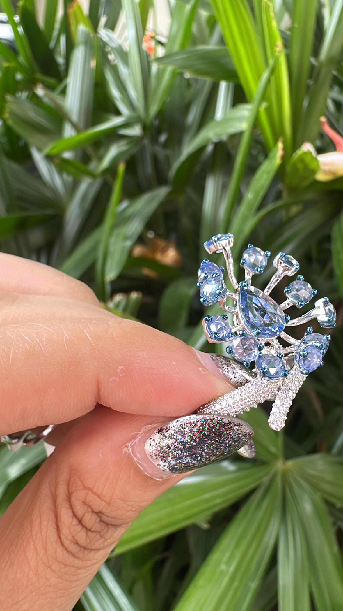 Cocktailring aus 18 Karat Gold, 3,66 Karat, blaue Ceylon-Saphire und Diamanten für Damen oder Herren im Angebot