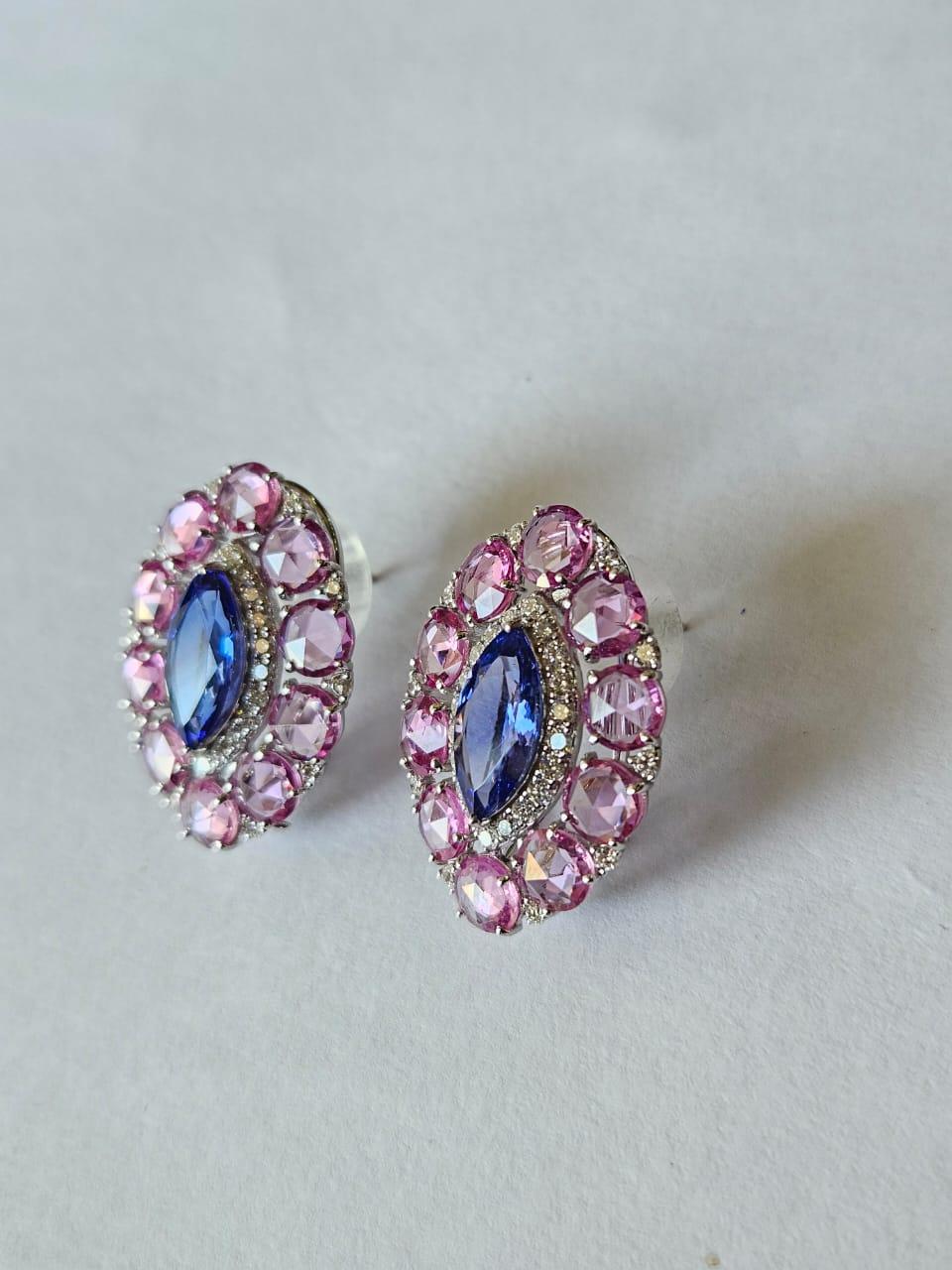 Rose Cut Set in 18K Gold, 3.66 carats Tanzanites, Pink Sapphires & Diamonds Stud Earrings For Sale