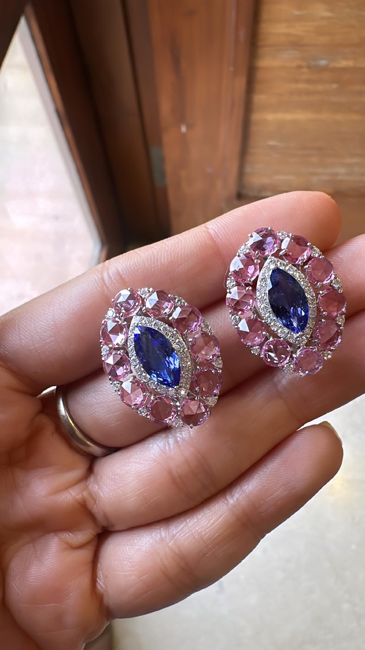 Women's or Men's Set in 18K Gold, 3.66 carats Tanzanites, Pink Sapphires & Diamonds Stud Earrings For Sale