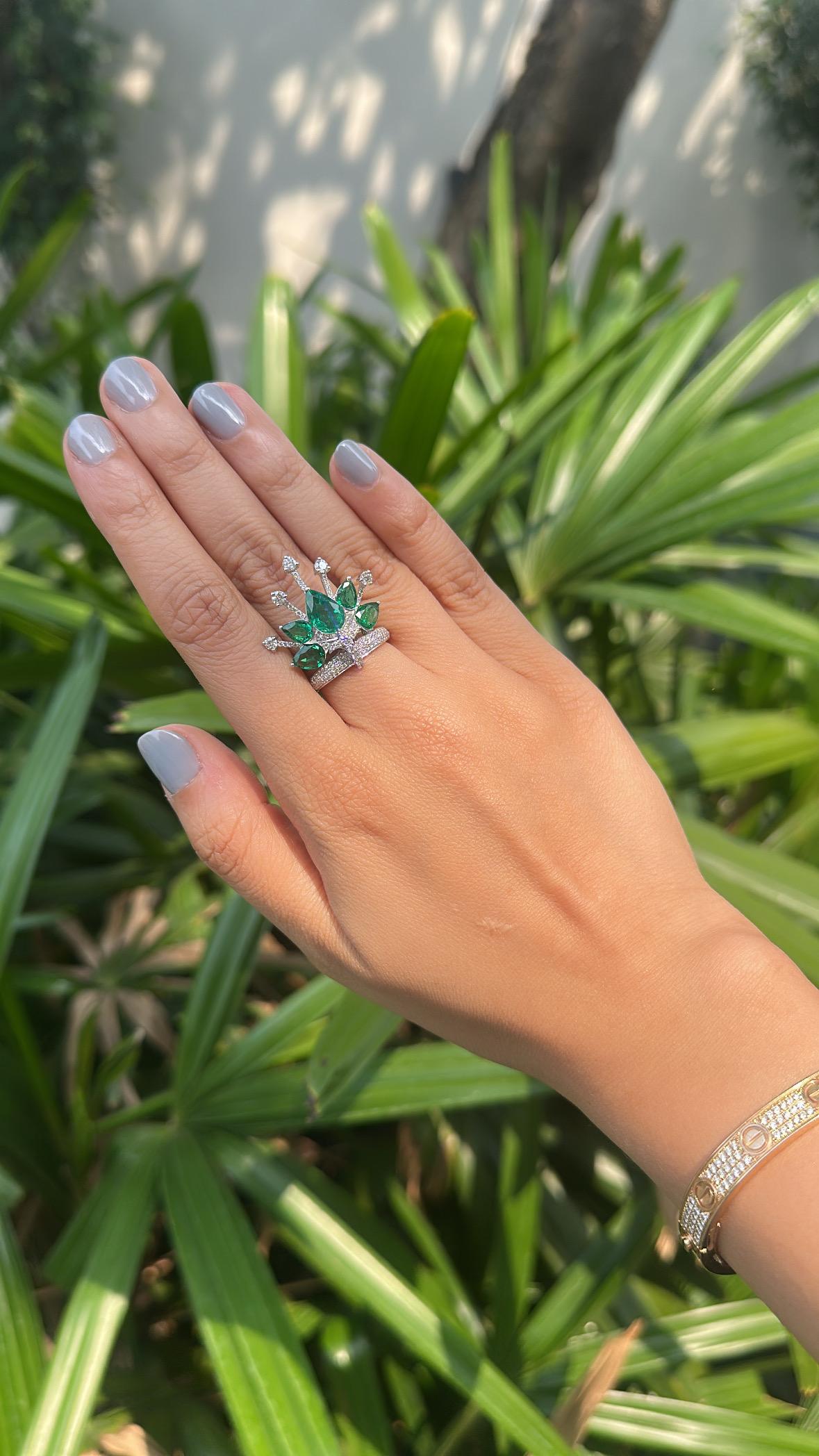 Bague cocktail en or 18 carats, 3,80 carats, émeraude naturelle de Zambie et diamants en vente 5