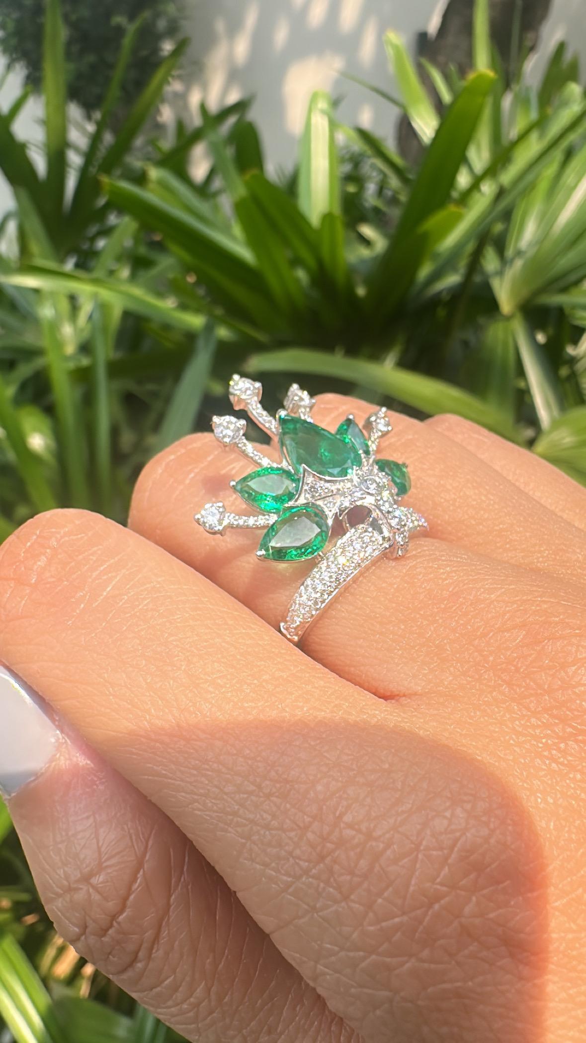 Bague cocktail en or 18 carats, 3,80 carats, émeraude naturelle de Zambie et diamants en vente 6