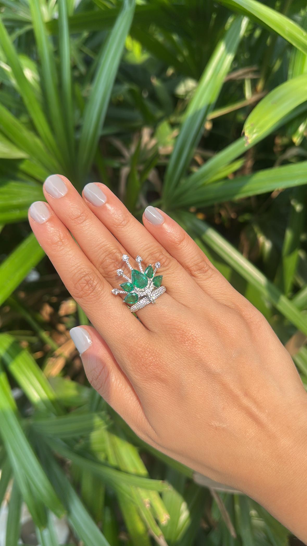 Bague cocktail en or 18 carats, 3,80 carats, émeraude naturelle de Zambie et diamants en vente 7